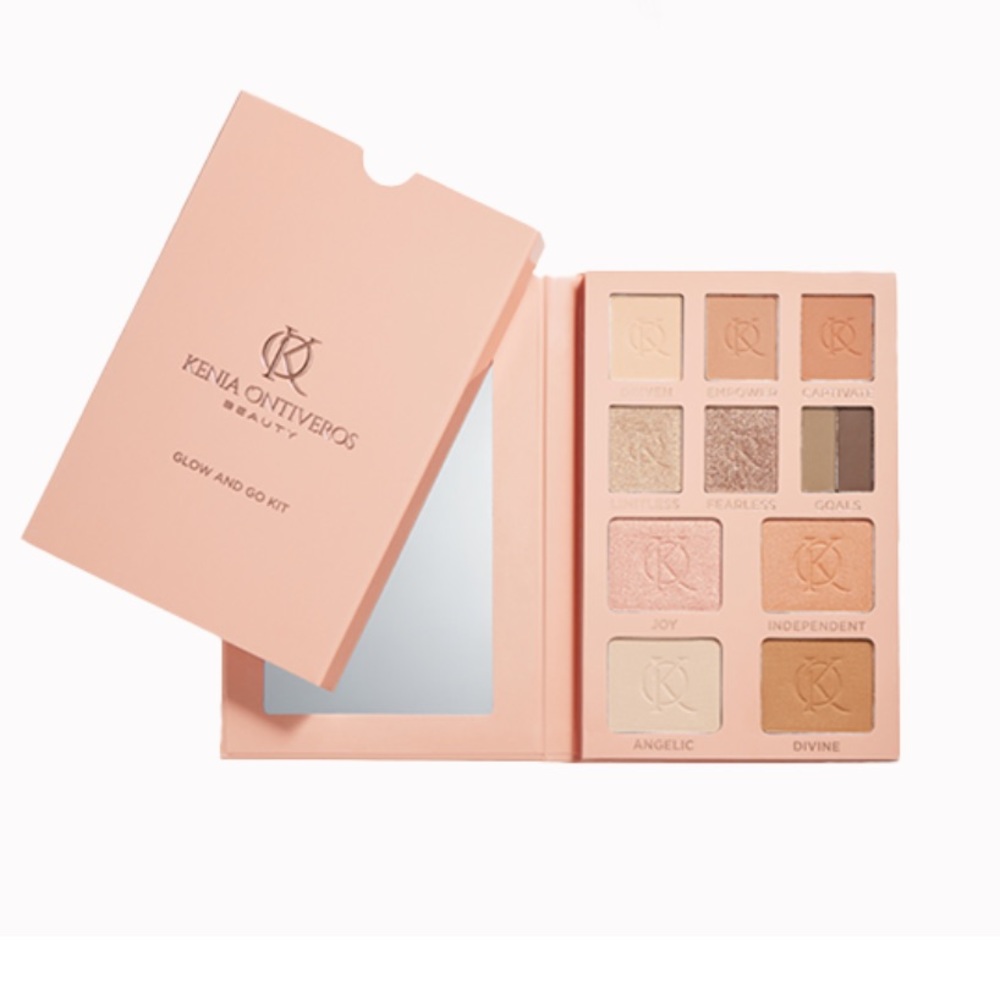 Look summertime fresh, and shine all year round with the Glow & Go Kit.
